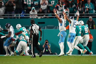 2 truths, 1 overreaction following Titans’ thrilling MNF upset over Dolphins