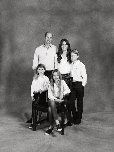 Prince William, Kate Middleton Accused Of Photoshopping Christmas Card