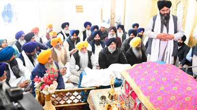 SAD leadership marks 103rd foundation day with Akhand Path and Seva at Golden Temple