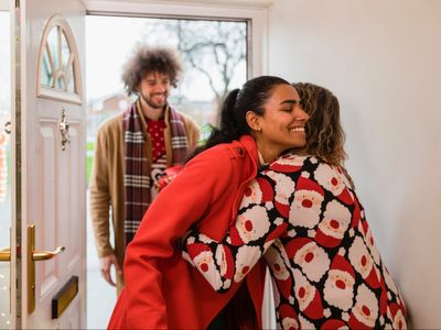 Should you introduce your partner to your family during the holidays? Relationship experts weigh in