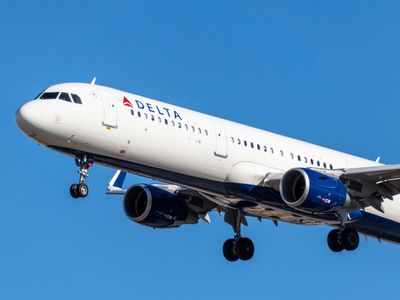 Delta passengers stranded for nearly 24 hours in remote Canadian town after emergency landing