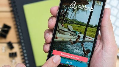 Airbnb, Expedia Downgraded As Analyst Sees Pent-Up Travel Demand Fading Next Year