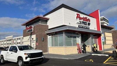 Six decades after original ‘Dog House,’ to-go Portillo’s opens in Rosemont