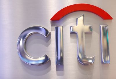 Citigroup Entices Departures with Early Partial Bonuses