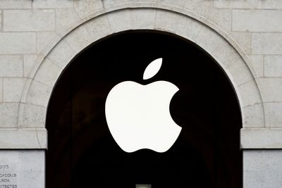 EU Antitrust Order Strikes Apple amid Spotify Spat