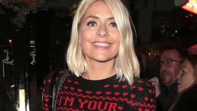 Holly Willoughby’s holly and berry-covered Christmas tree is giving us major tree decoration inspiration