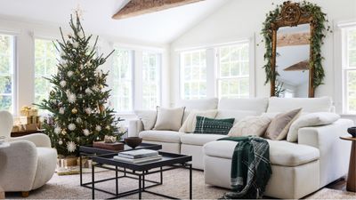 8 ways to make Christmas decorations look luxurious