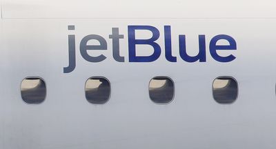 JetBlue Jet Strikes Runway to Dodge Collision with Landing Plane