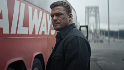 Reacher's Alan Ritchson Promises The Season 3 Book Will 'Make People Very Happy,' But Adds A Caveat That Has Me Concerned