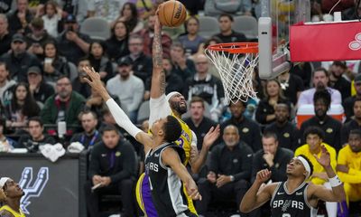 Watch: Anthony Davis posterizes Victor Wembanyama with monster dunk