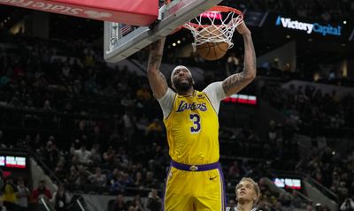 Lakers player grades: L.A. holds on for a win over the Spurs