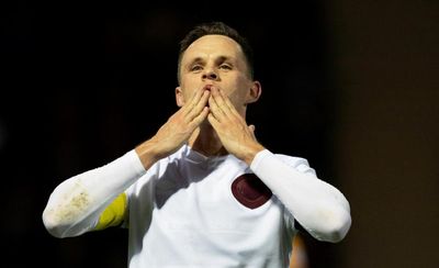 Hearts urged against Lawrence Shankland Rangers transfer in 'death warrant' verdict