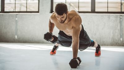 Forget the gym — this 5-move dumbbell exercise sculpts your entire body in just 30 minutes