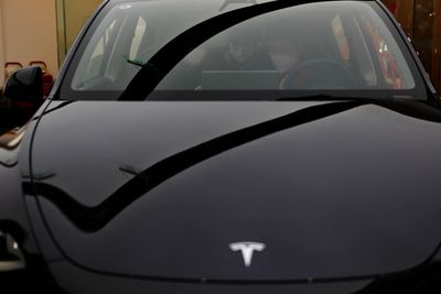 Massive Tesla Recall: Autopilot Glitch Affecting 2 Million Cars!