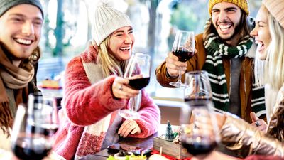7 tips for hosting holiday gatherings outdoors during the winter