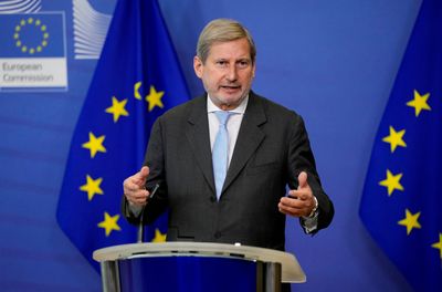 EU Strategizes to Unfreeze Cash Aid for Poland