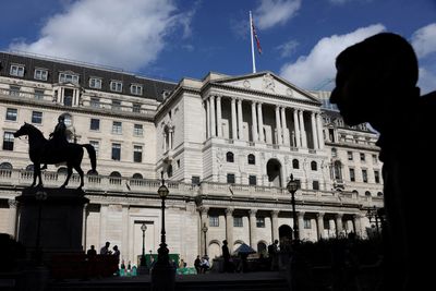 Fed Dissents as ECB, BoE Uphold Long-term Rate Rise