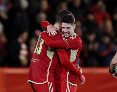 Aberdeen stun Eintracht Frankfurt to finish European campaign in style
