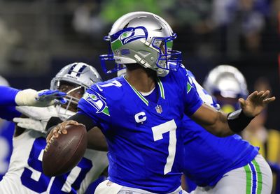 Seahawks Week 15 injury report: Geno Smith limited in practice