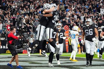 Raiders blitz Chargers for 42 first-half points