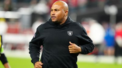 Antonio Pierce Had Savage Halftime Message for Raiders During Rout vs. Chargers