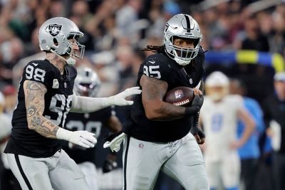 Las Vegas Raiders score nine touchdowns in 63-21 rout of Los Angeles Chargers