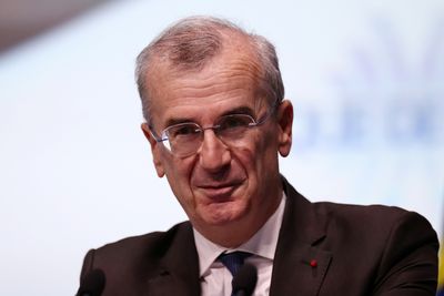 Villeroy Suggests ECB Cut, Urges Enjoyment of Plateau