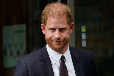 Watch reaction outside High Court as Prince Harry wins damages in privacy case against The Mirror