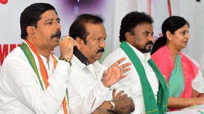 APCC chief dares Jagan Mohan Reddy to drop ‘YSR’ and ‘Congress’ from party name