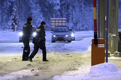 Migrants Cross Finland-Russia Border Amid Reopening and Re-closure