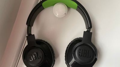 JBL Quantum 360X Wireless Headset review - a decent, mid-range headset