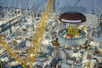 WATCH: World’s Biggest Crane Lifts Huge Dome Onto Nuclear Power Station