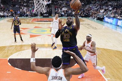 Spurs Snap 18-game Losing Streak, Overpower Injured Lakers 129-115