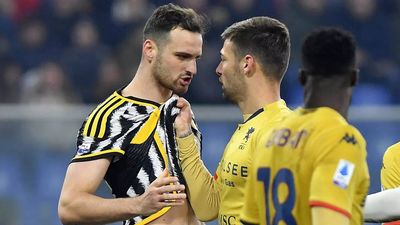 Juventus miss chance to go top with 1-1 draw at Genoa