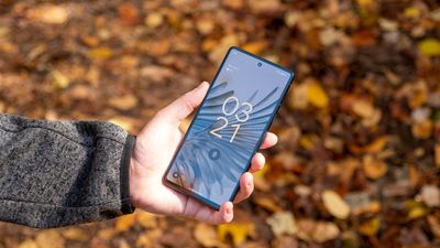 Android 14 beta bug causes Pixel 7 fingerprint sensors to stop working, but a fix is coming