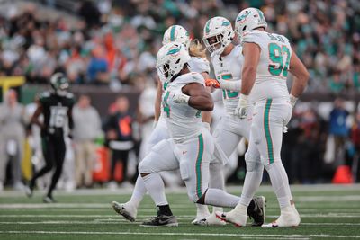 Who the experts are taking in Dolphins vs. Jets in Week 15