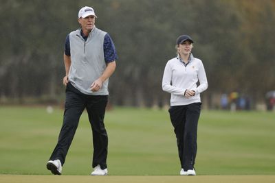 As Steve Stricker grinded to hit it past Nelly Korda at PNC Championship, daughter Izzi Stricker took notes