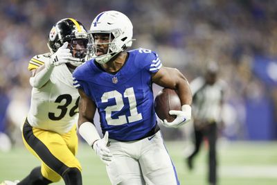 WATCH: Zack Moss gets Colts on board with receiving TD