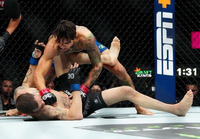 Andre Fili def. Lucas Almeida at UFC 296: Best photos
