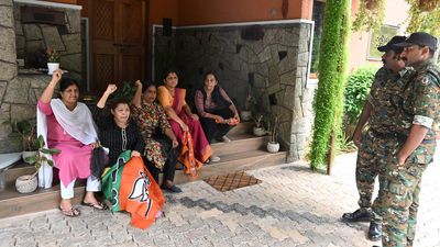 Mahila Morcha activists barge into SPC’s official residence, arrested