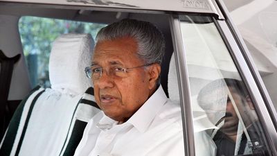 Kerala CM demands Union Govt to examine the propriety of Governor Khan’s actions