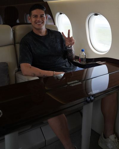 James Rodríguez Poses in Airplane, Displays Victory Sign with Pride