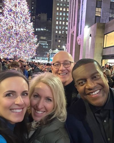 Kevin Weekes Celebrates Christmas, Sends Love From Family to Yours