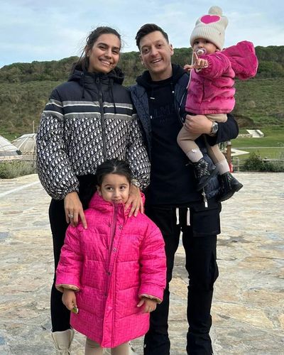 Mesut Özil Enjoys Family Time, Shares Joy on Instagram