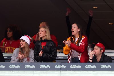 Taylor Swift attending Chiefs-Patriots game at Gillette Stadium