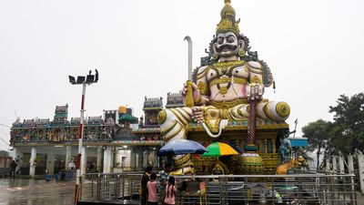 A temple for a giant Muneeswarar sits on the banks of the Adyar