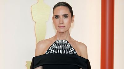 Jennifer Connelly's bedroom paint color scheme is both uplifting and fun, and experts say we should all be using it in 2024