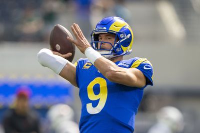 Watch: Matthew Stafford makes ridiculous sidearm throw to Tyler Higbee along sideline