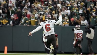 Buccaneers QB Baker Mayfield throws for 381 yards, 4 TDs in 34-20 win over Packers