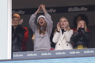 Taylor Swift generously tips Gillette Stadium workers after afternoon watching Chiefs-Patriots